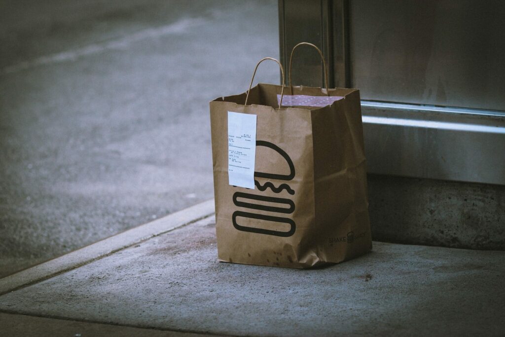 burger-paper-bag-4465095